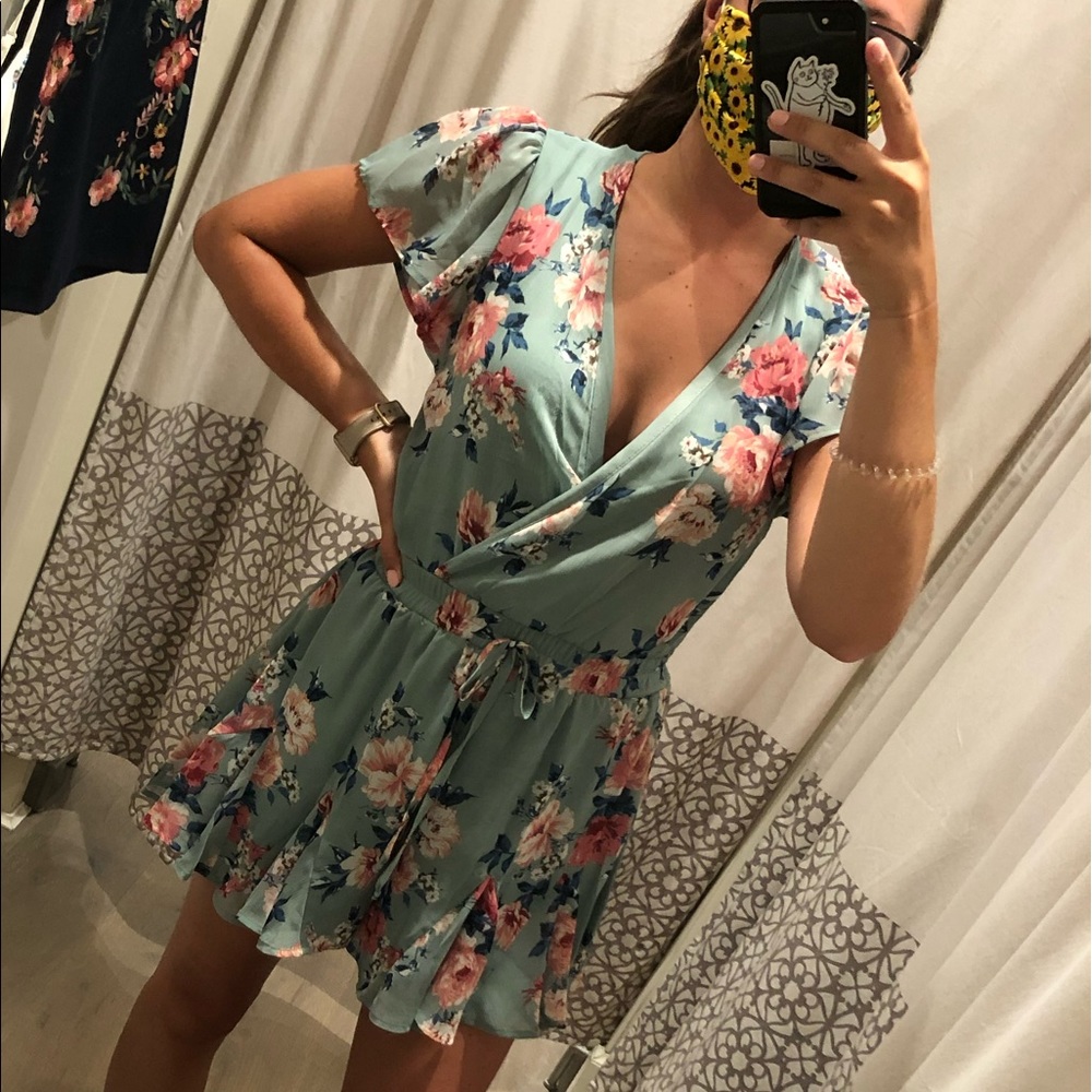 Sage Floral Romper - Picture 6 of 7